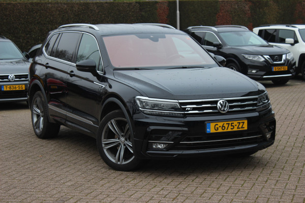 Volkswagen Tiguan Allspace 1.5 TSI Highline Business R / Trekhaak / Camera / Navigatie / Keyless / 19'' / DAB / ACC