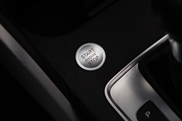 Audi Q2 1.4 TFSI ACT / PANODAK / VIRTUAL / ACC / KEYLESS / CARPLAY / STOELVERW