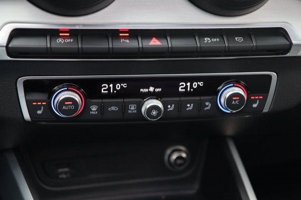 Audi Q2 1.4 TFSI ACT / PANODAK / VIRTUAL / ACC / KEYLESS / CARPLAY / STOELVERW