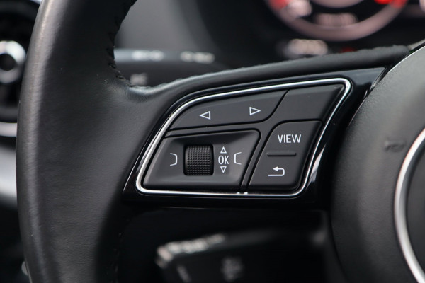 Audi Q2 1.4 TFSI ACT / PANODAK / VIRTUAL / ACC / KEYLESS / CARPLAY / STOELVERW