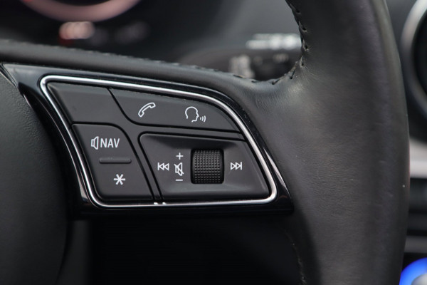 Audi Q2 1.4 TFSI ACT / PANODAK / VIRTUAL / ACC / KEYLESS / CARPLAY / STOELVERW