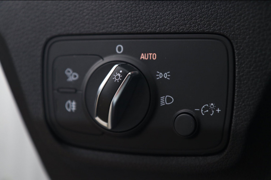 Audi Q2 1.4 TFSI ACT / PANODAK / VIRTUAL / ACC / KEYLESS / CARPLAY / STOELVERW