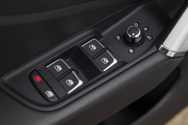 Audi Q2 1.4 TFSI ACT / PANODAK / VIRTUAL / ACC / KEYLESS / CARPLAY / STOELVERW