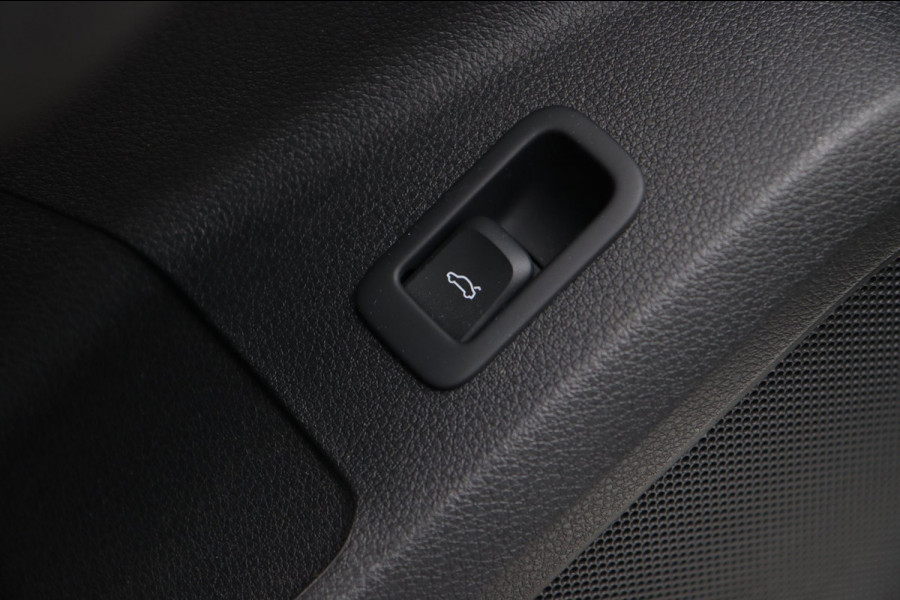 Audi Q2 1.4 TFSI ACT / PANODAK / VIRTUAL / ACC / KEYLESS / CARPLAY / STOELVERW