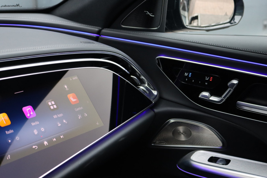 Mercedes-Benz E-Klasse AMG 53 4MATIC+ Premium | 612pk | Hyperscreen | Achterasbesturing | Distronic+ | Burmester | HUD | Digital Light | Stoelventilatie | Surround Camera | Keyless Go | Soft-Close |