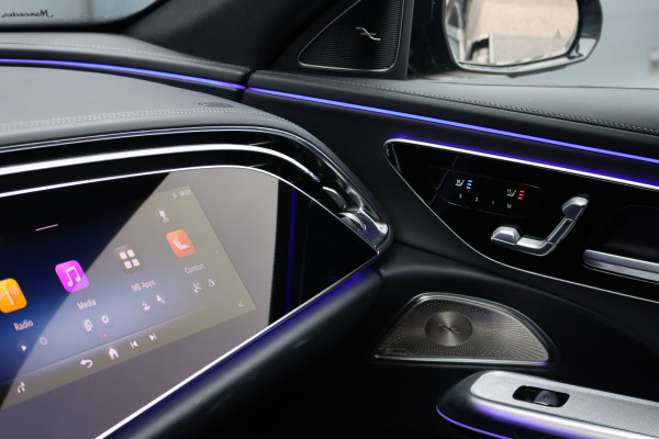 Mercedes-Benz E-Klasse AMG 53 4MATIC+ Premium | 612pk | Hyperscreen | Achterasbesturing | Distronic+ | Burmester | HUD | Digital Light | Stoelventilatie | Surround Camera | Keyless Go | Soft-Close |