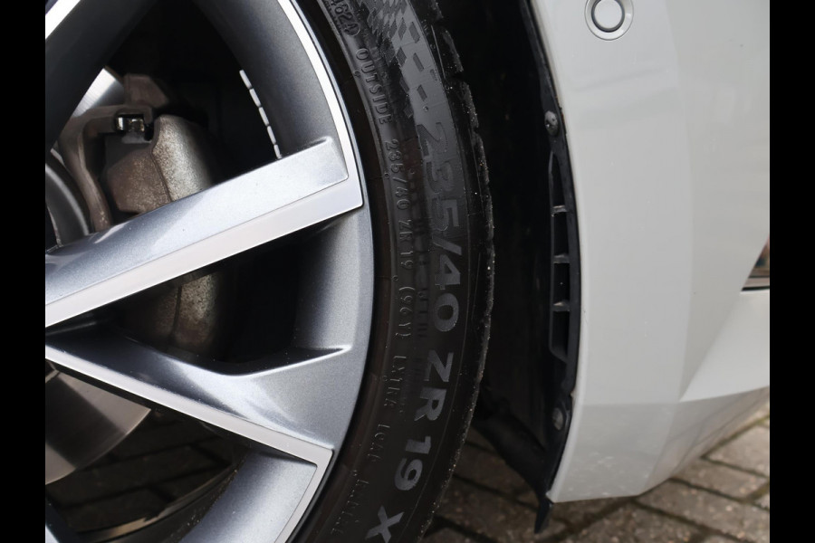 Škoda Superb Combi 1.4 TSI ACT 150 PK SPORTLINE DSG AUT. *STEEL GREY* + WEGKL. TREKHAAK | PANORAMA | 19 INCH | CANTON | ADAPTIVE CRUISE | ALCANTARA