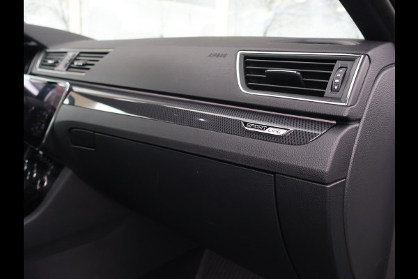 Škoda Superb Combi 1.4 TSI ACT 150 PK SPORTLINE DSG AUT. *STEEL GREY* + WEGKL. TREKHAAK | PANORAMA | 19 INCH | CANTON | ADAPTIVE CRUISE | ALCANTARA