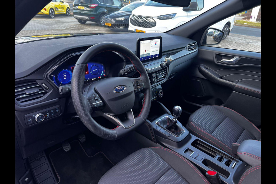 Ford Kuga 1.5 EcoBoost ST-Line 150pk | Winterpack | 19 inch lichtmetalen velgen | elektrisch bedienbare achterklep