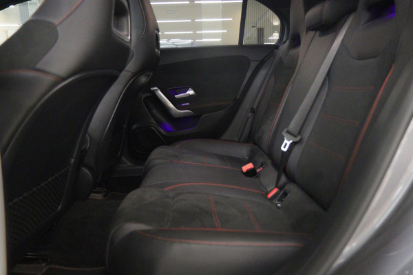 Mercedes-Benz A-Klasse 200 Business Solution AMG PANO/CAM/LANEASSIST/ACC/STOELVER/SFEERVER/VOL