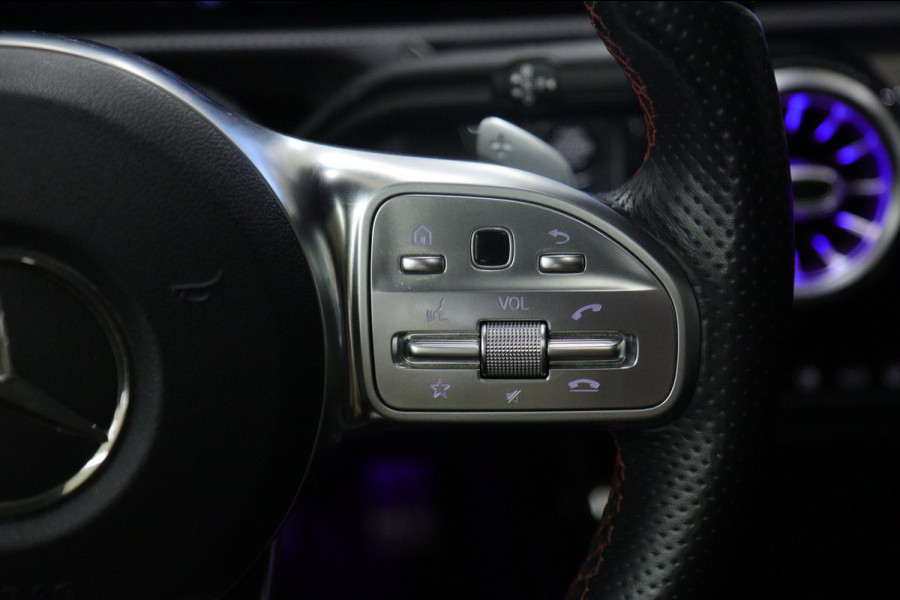 Mercedes-Benz A-Klasse 200 Business Solution AMG PANO/CAM/LANEASSIST/ACC/STOELVER/SFEERVER/VOL