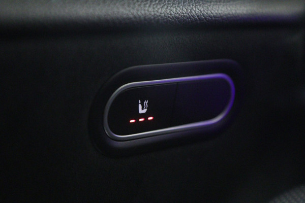 Mercedes-Benz A-Klasse 200 Business Solution AMG PANO/CAM/LANEASSIST/ACC/STOELVER/SFEERVER/VOL