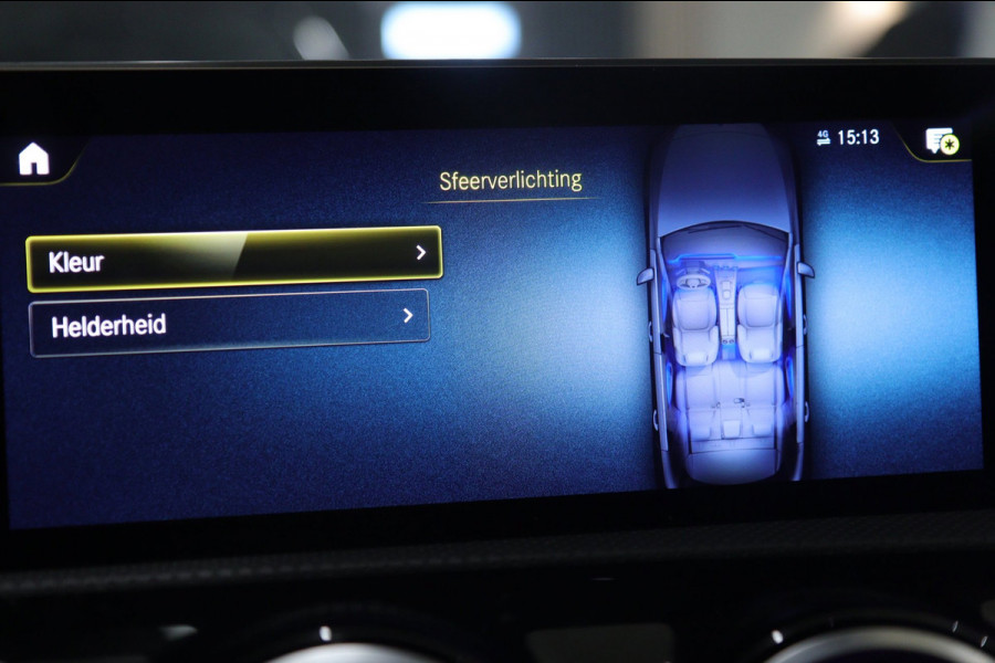 Mercedes-Benz A-Klasse 200 Business Solution AMG PANO/CAM/LANEASSIST/ACC/STOELVER/SFEERVER/VOL