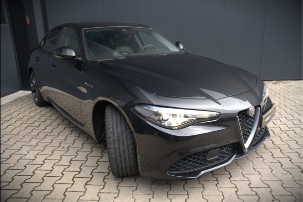 Alfa Romeo Giulia 2.0 T AWD Veloce Q4 | Harman Kardon | Stuurverwarming | Stoelverwarming | Memory Seat | Keyless | Adaptive Cruise Control | Camera | Navigatie | DNA | Leer | QV Velgen | Elektrische Stoelen | Dodehoek Detectie |