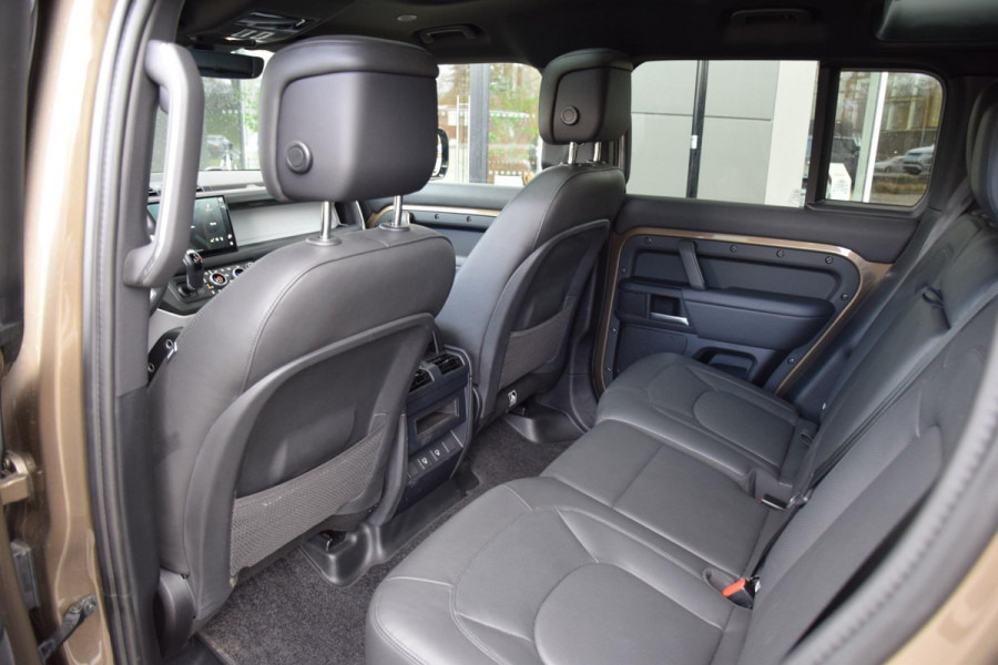 Land Rover Defender 110 P300e 110 X-Dynamic HSE