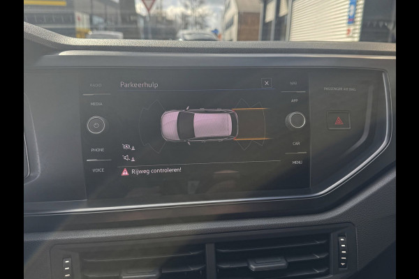 Volkswagen Polo 1.0 Trendline - Navigatie I Airco I PDC I LED I Nwe Sport velgen 18 inch I Veiligheid pakket I Trekhaak