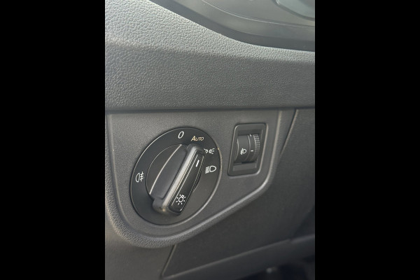 Volkswagen Polo 1.0 Trendline - Navigatie I Airco I PDC I LED I Nwe Sport velgen 18 inch I Veiligheid pakket I Trekhaak