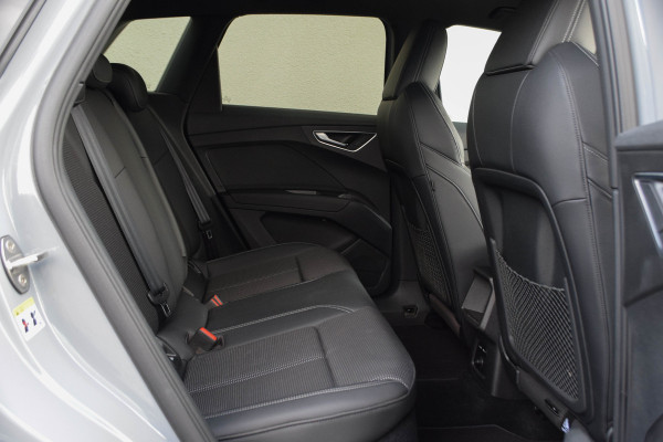 Audi Q4 e-tron 35 S-line / Standkachel/ Virtual Cockpit/ Adaptive Cruise Control/