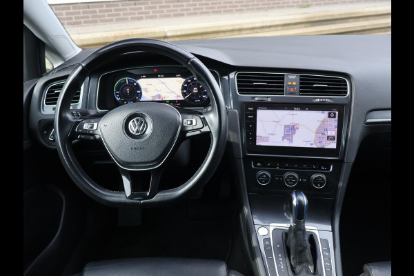 Volkswagen e-Golf + LEDER SPORTINTERIEUR | VIRTUAL COCKPIT | ADAPTIVE CRUISE | LED | CAMERA | STOELVERW. | APPLE CARPLAY