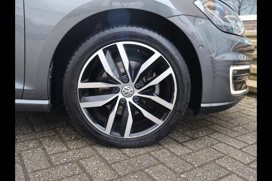 Volkswagen e-Golf + LEDER SPORTINTERIEUR | VIRTUAL COCKPIT | ADAPTIVE CRUISE | LED | CAMERA | STOELVERW. | APPLE CARPLAY