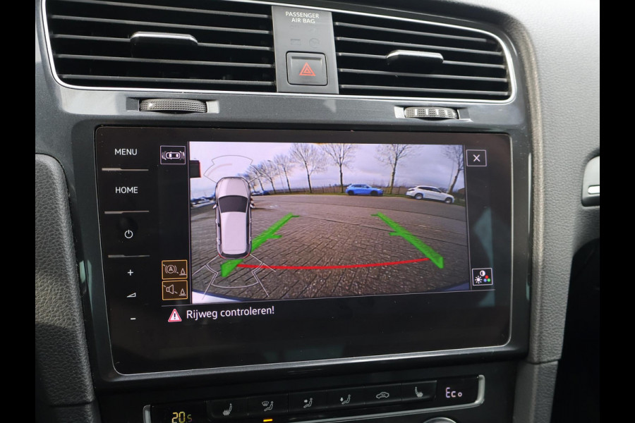 Volkswagen e-Golf + LEDER SPORTINTERIEUR | VIRTUAL COCKPIT | ADAPTIVE CRUISE | LED | CAMERA | STOELVERW. | APPLE CARPLAY