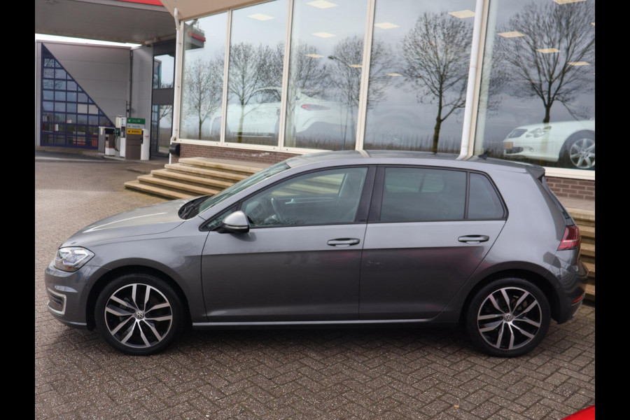 Volkswagen e-Golf + LEDER SPORTINTERIEUR | VIRTUAL COCKPIT | ADAPTIVE CRUISE | LED | CAMERA | STOELVERW. | APPLE CARPLAY