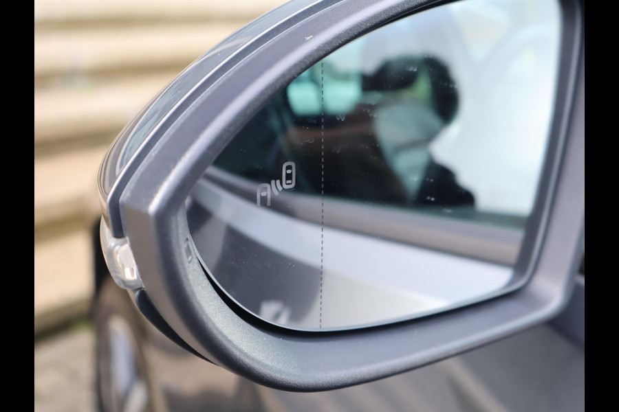 Volkswagen e-Golf + LEDER SPORTINTERIEUR | VIRTUAL COCKPIT | ADAPTIVE CRUISE | LED | CAMERA | STOELVERW. | APPLE CARPLAY