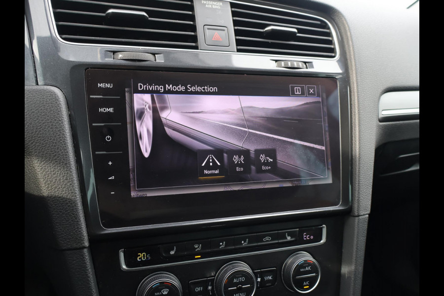 Volkswagen e-Golf + LEDER SPORTINTERIEUR | VIRTUAL COCKPIT | ADAPTIVE CRUISE | LED | CAMERA | STOELVERW. | APPLE CARPLAY
