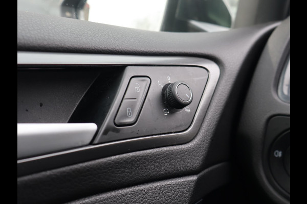 Volkswagen e-Golf + LEDER SPORTINTERIEUR | VIRTUAL COCKPIT | ADAPTIVE CRUISE | LED | CAMERA | STOELVERW. | APPLE CARPLAY