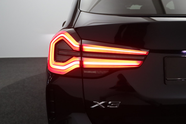 BMW X3 xDrive30e High Executive M-Sport 293 PK PHEV, Panoramadak, Harman / Kardon Sound, Memory,
