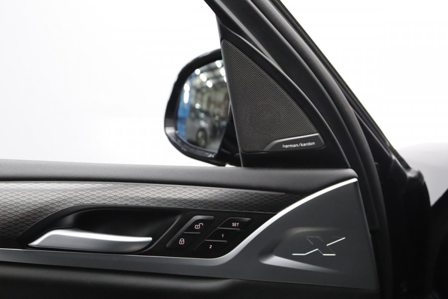 BMW X3 xDrive30e High Executive M-Sport 293 PK PHEV, Panoramadak, Harman / Kardon Sound, Memory,