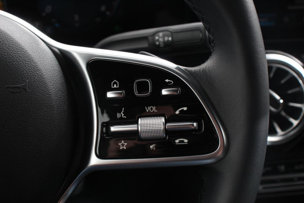 Mercedes-Benz GLA 200 163pk DCT Automaat Progressive Navigatie Climate Control Camera Electrisch bedienbare achterklep Half Leder Led Dab Ambienteverlichting