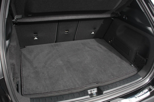 Mercedes-Benz GLA 200 163pk DCT Automaat Progressive Navigatie Climate Control Camera Electrisch bedienbare achterklep Half Leder Led Dab Ambienteverlichting