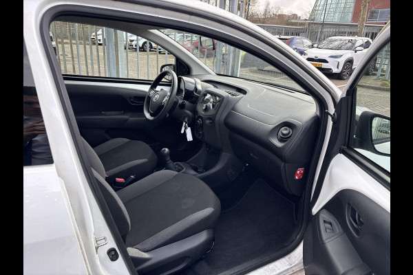 Toyota Aygo 1.0 VVT-i X-Fun | Airco | Elektrische ramen | Bluetooth | Radio/USB |