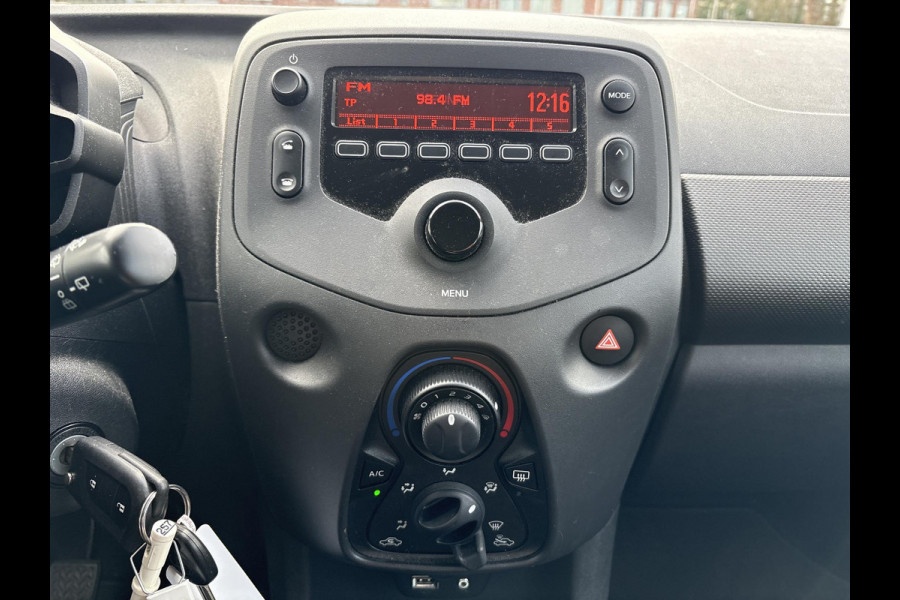 Toyota Aygo 1.0 VVT-i X-Fun | Airco | Elektrische ramen | Bluetooth | Radio/USB |