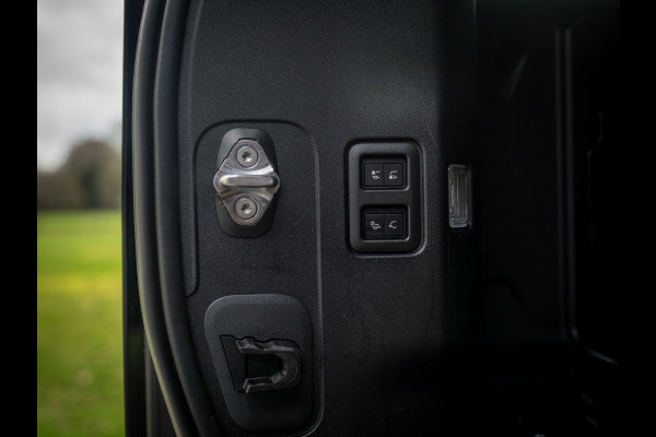 Land Rover Defender 110 3.0 P400 110 X-Dynamic HSE | Meridian | Pano-dak | Luchtvering | Head-up