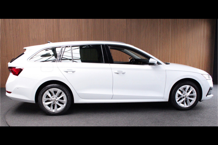 Škoda Octavia Combi 1.4 TSI iV PHEV HUD Leder Memory Camera ACC Stuurverwarming Ambient Keyless Virtual