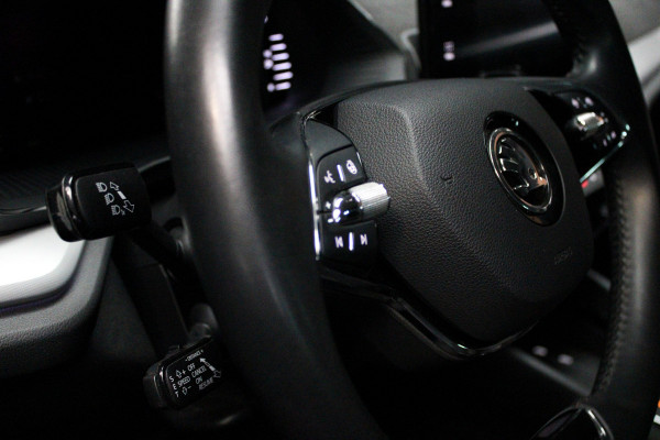 Škoda Octavia Combi 1.4 TSI iV PHEV HUD Leder Memory Camera ACC Stuurverwarming Ambient Keyless Virtual