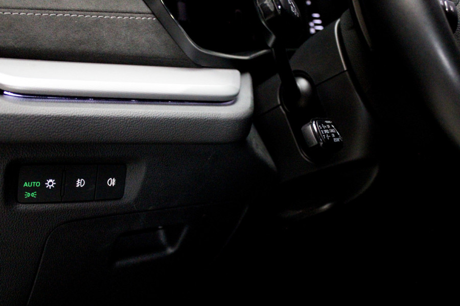 Škoda Octavia Combi 1.4 TSI iV PHEV HUD Leder Memory Camera ACC Stuurverwarming Ambient Keyless Virtual