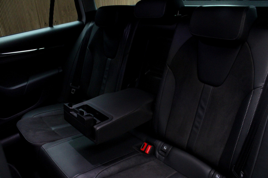 Škoda Octavia Combi 1.4 TSI iV PHEV HUD Leder Memory Camera ACC Stuurverwarming Ambient Keyless Virtual