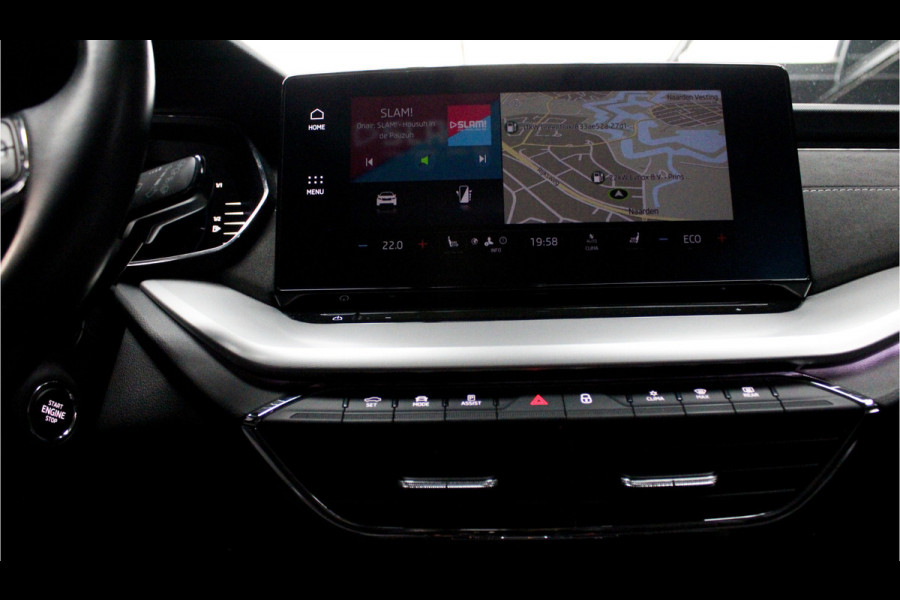 Škoda Octavia Combi 1.4 TSI iV PHEV HUD Leder Memory Camera ACC Stuurverwarming Ambient Keyless Virtual