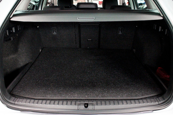 Škoda Octavia Combi 1.4 TSI iV PHEV HUD Leder Memory Camera ACC Stuurverwarming Ambient Keyless Virtual