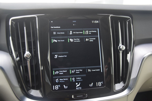 Volvo V60 2.0 B3 Momentum Business UITKLAPBARE TREKHAAK/LEDEREN BEKLEDING/COMFORT-STOELEN