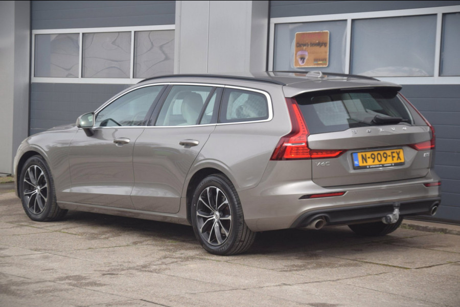 Volvo V60 2.0 B3 Momentum Business UITKLAPBARE TREKHAAK/LEDEREN BEKLEDING/COMFORT-STOELEN
