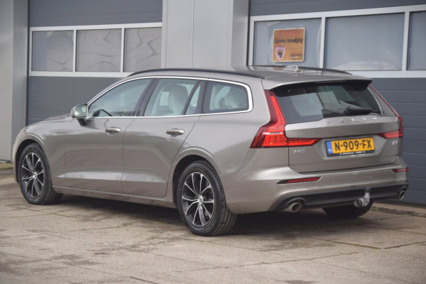 Volvo V60 2.0 B3 Momentum Business UITKLAPBARE TREKHAAK/LEDEREN BEKLEDING/COMFORT-STOELEN