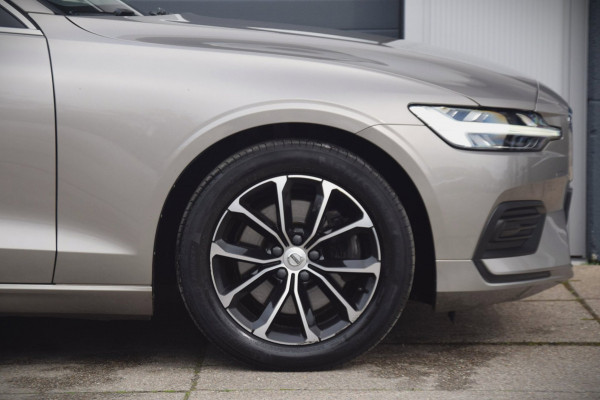 Volvo V60 2.0 B3 Momentum Business UITKLAPBARE TREKHAAK/LEDEREN BEKLEDING/COMFORT-STOELEN