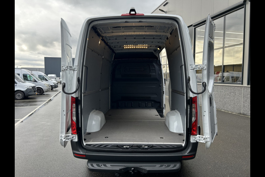 Mercedes-Benz Sprinter 315 CDI L2 H2 RWD / Trekhaak / Camera / MBUX / Navigatie / Cruise control / Airco / 270 Graden achterdeuren