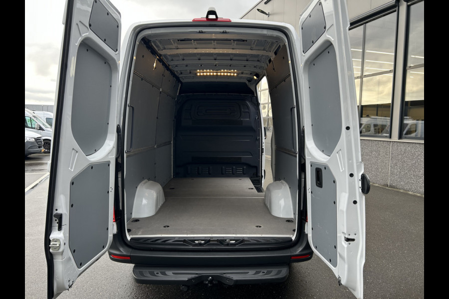 Mercedes-Benz Sprinter 315 CDI L2 H2 RWD / Trekhaak / Camera / MBUX / Navigatie / Cruise control / Airco / 270 Graden achterdeuren