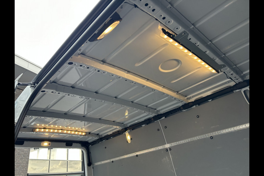 Mercedes-Benz Sprinter 315 CDI L2 H2 RWD / Trekhaak / Camera / MBUX / Navigatie / Cruise control / Airco / 270 Graden achterdeuren