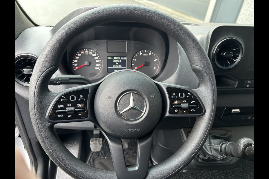 Mercedes-Benz Sprinter 315 CDI L2 H2 RWD / Trekhaak / Camera / MBUX / Navigatie / Cruise control / Airco / 270 Graden achterdeuren